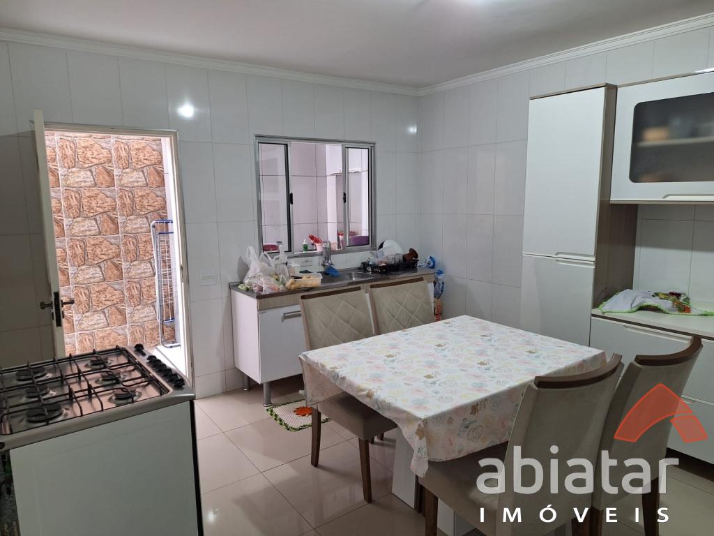 Comprar Sobrado no bairro Parque Pinheiros na cidade de Taboão da Serra-SP